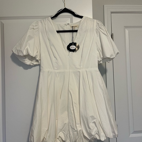 Dresses & Skirts - White Bubble Dress
